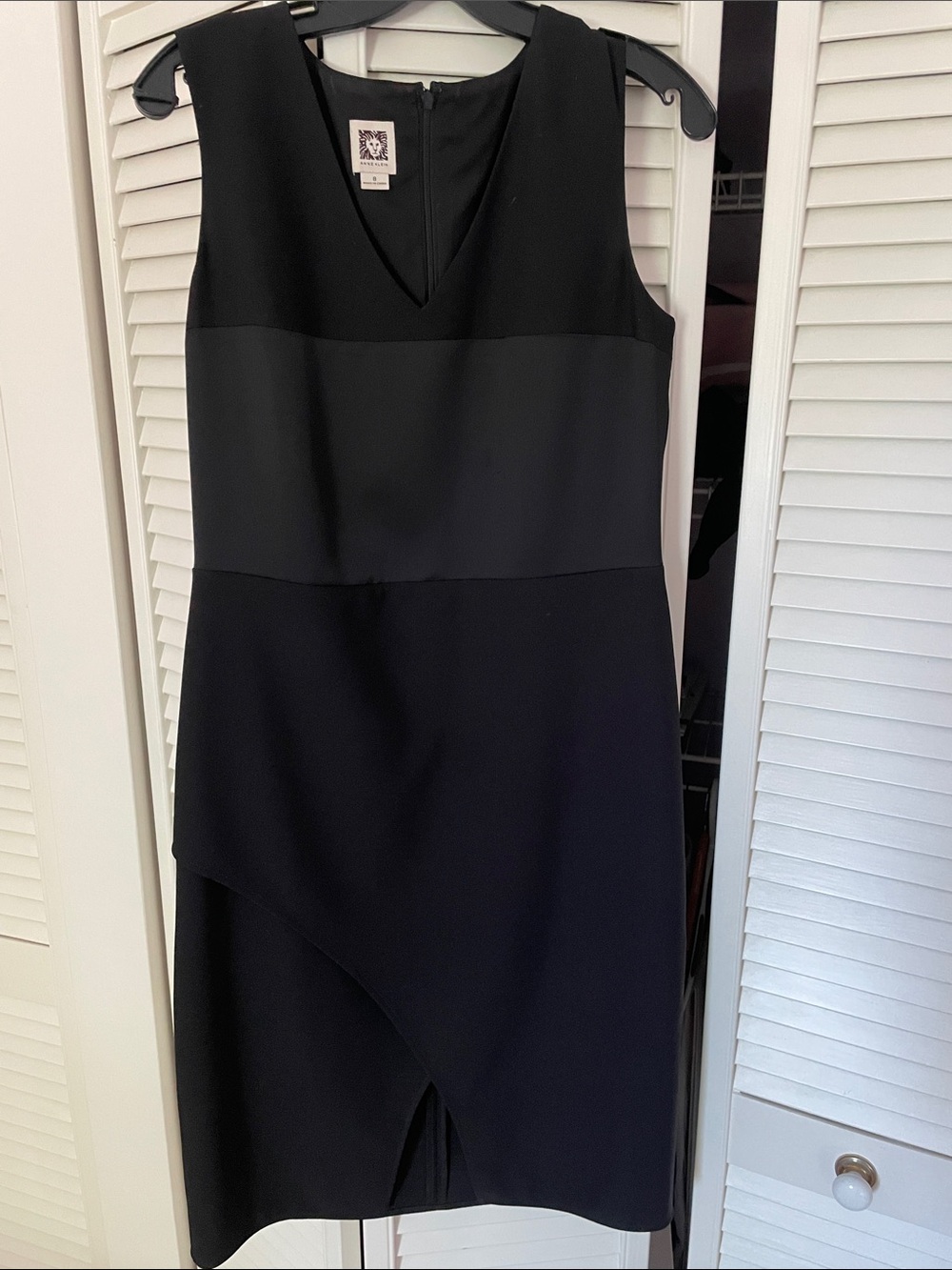 Anne Klein Black Sleeveless Asymmetrical V-Neck Dress